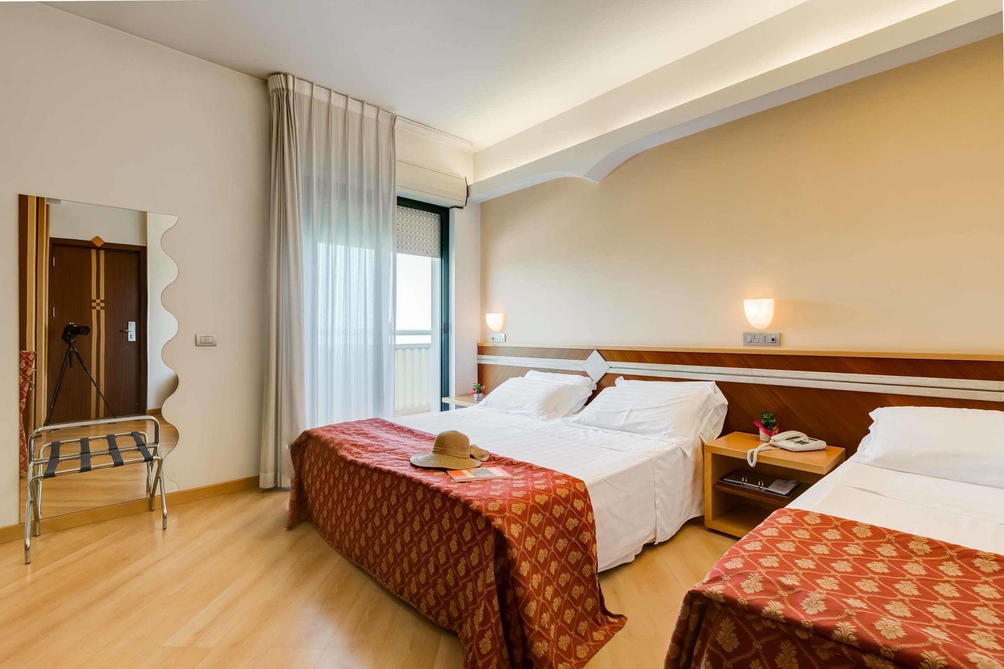 Hotel Europa Beach Village Pertisau Ngoại thất bức ảnh
