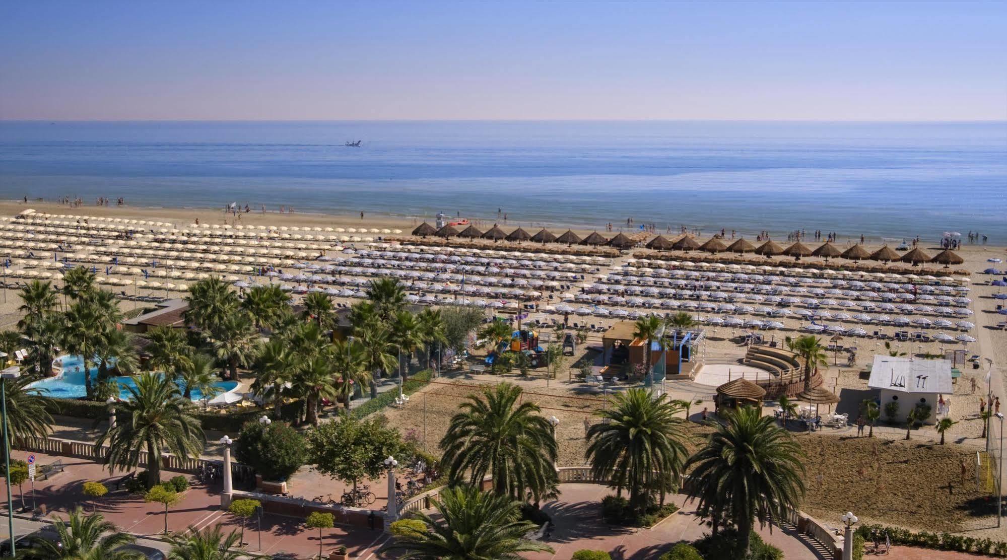 Hotel Europa Beach Village Pertisau Ngoại thất bức ảnh